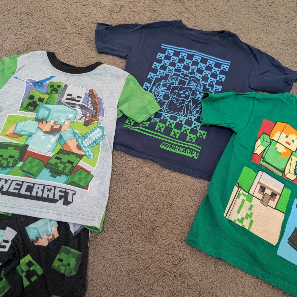 Minecraft Clothing Bundle * T-shirt & Pajamas * Size XS (4/5) * Boys * Gamer